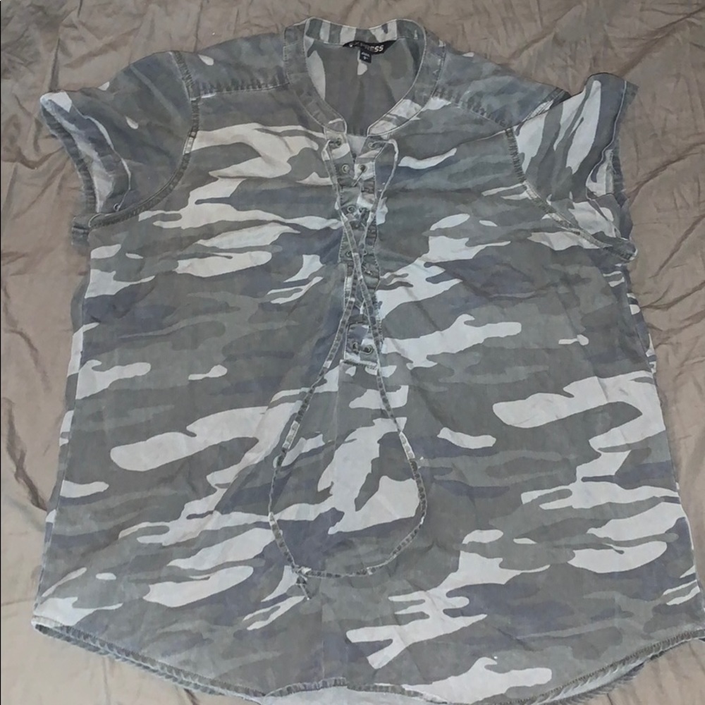 Express Camo Top